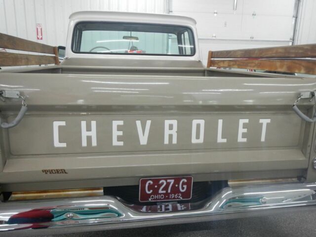 Chevrolet C-10 1962 image number 28