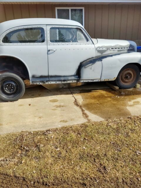 Chevrolet Special Deluxe 1942 image number 2