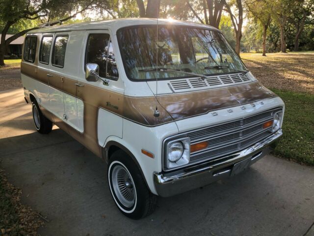 Dodge Ram Van 1977 image number 1