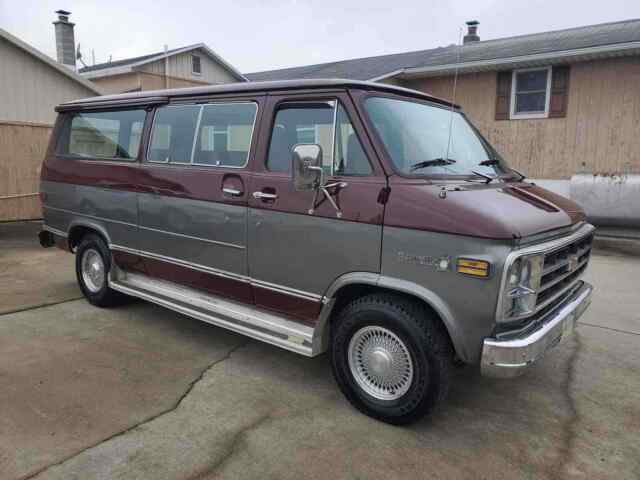 Chevrolet Van 1979 image number 0