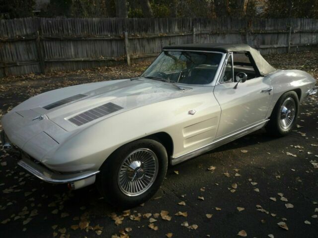 Chevrolet Corvette 1963 image number 21