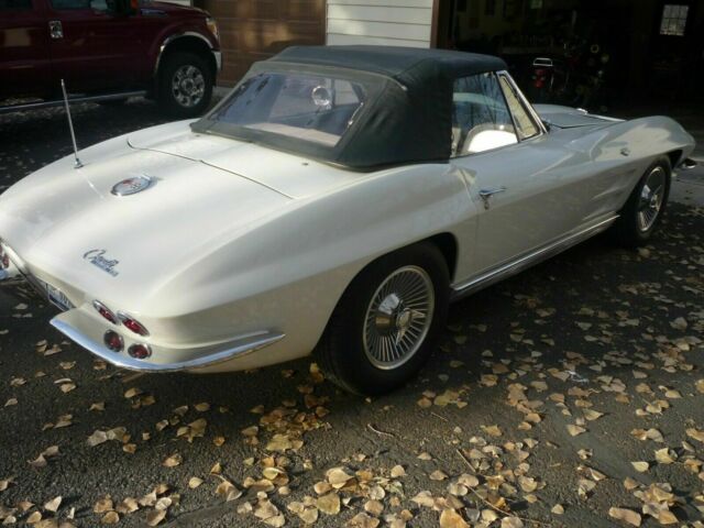 Chevrolet Corvette 1963 image number 22