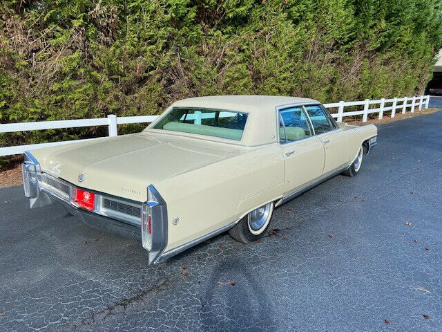 Cadillac Fleetwood 1965 image number 31