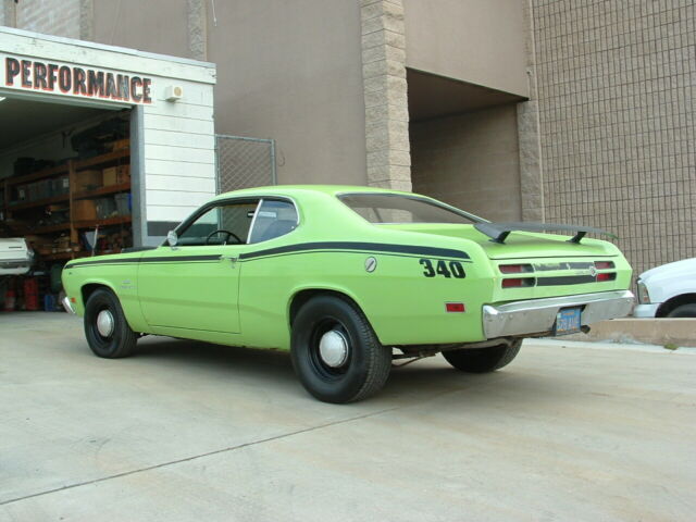 Plymouth Duster 1970 image number 18