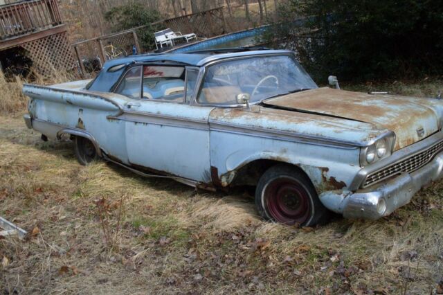 Ford Galaxie 1959 image number 1