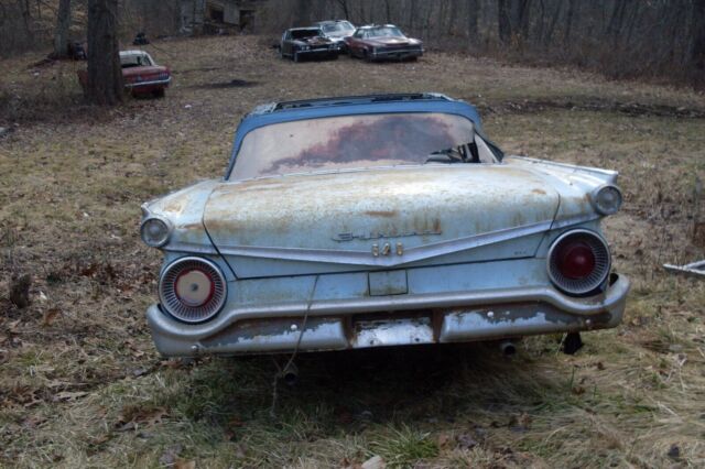 Ford Galaxie 1959 image number 18