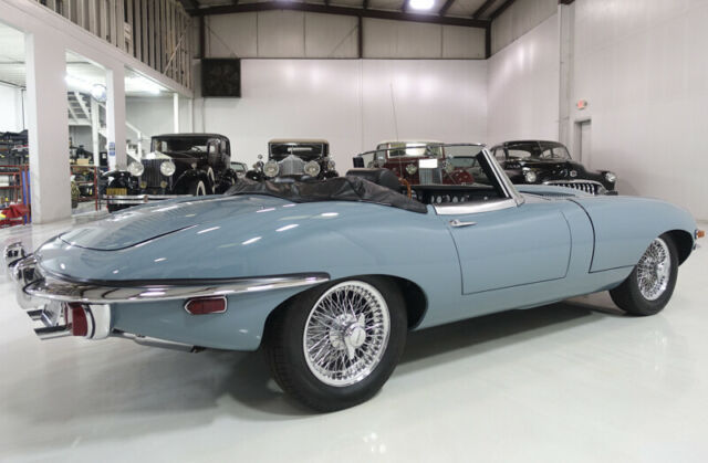 Jaguar E-Type 1969 image number 2