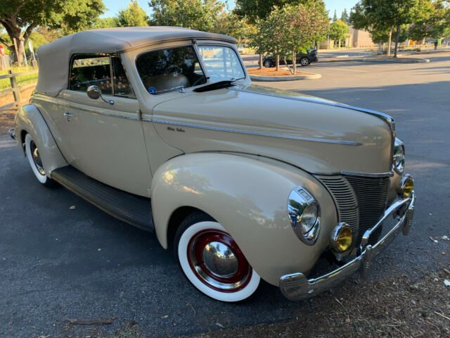 Ford Deluxe 1940 image number 1