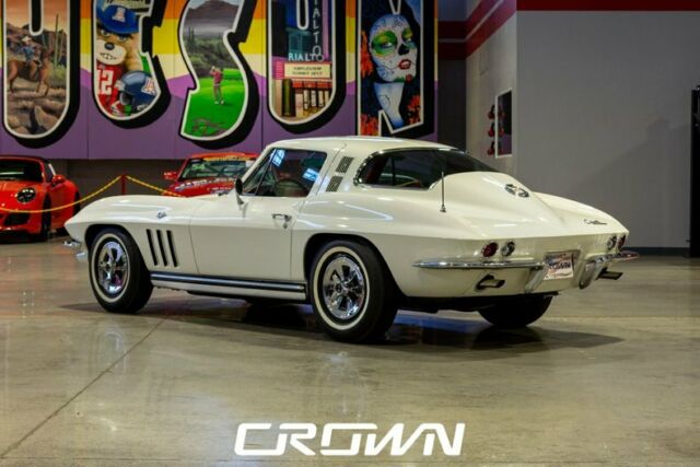 Chevrolet Corvette 1965 image number 30