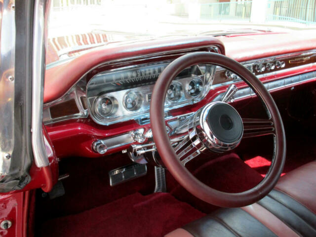 Pontiac Bonneville 1960 image number 41