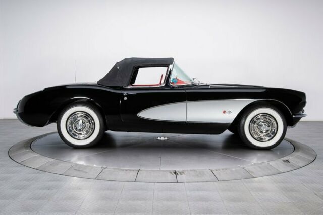 Chevrolet Corvette 1957 image number 17