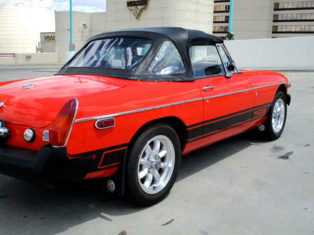 MG MGB 1976 image number 40