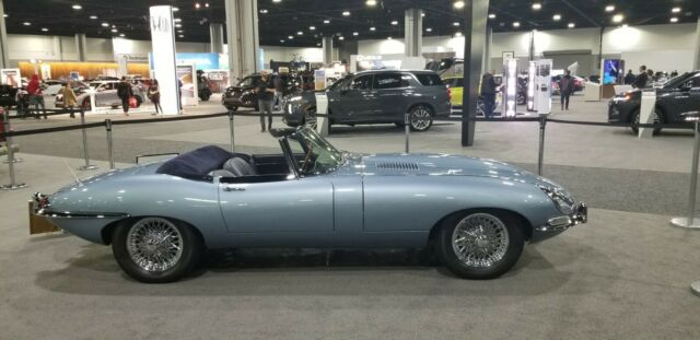 Jaguar E-Type 1966 image number 22