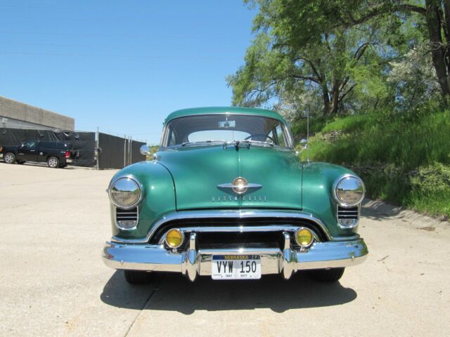 Oldsmobile 88 FUTURAMIC 88 DELUXE 1950 image number 1