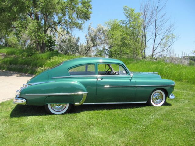 Oldsmobile 88 FUTURAMIC 88 DELUXE 1950 image number 28