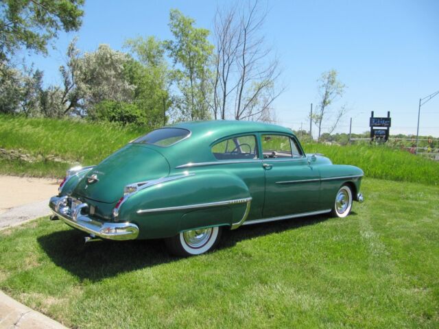 Oldsmobile 88 FUTURAMIC 88 DELUXE 1950 image number 29