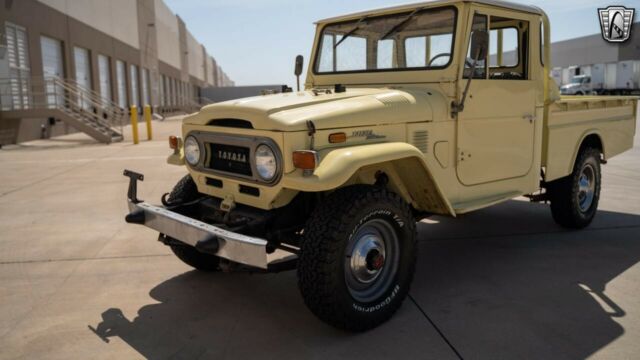 Toyota FJ Cruiser 1973 image number 4