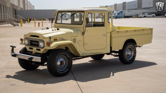 Toyota FJ Cruiser 1973 image number 45