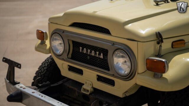 Toyota FJ Cruiser 1973 image number 6