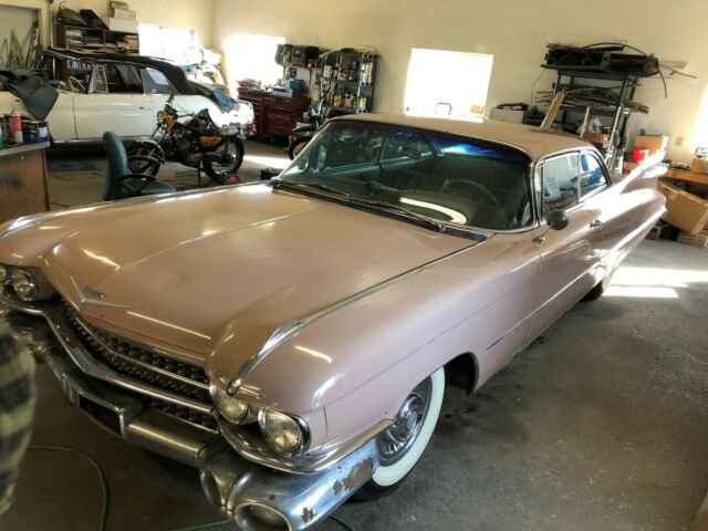 Cadillac DeVille 1959 image number 2