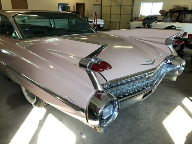 Cadillac DeVille 1959 image number 29