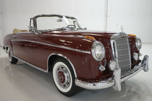 Mercedes-Benz 200-Series 1960 image number 2