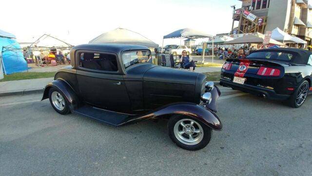 Ford 3 window Coupe 1932 image number 0