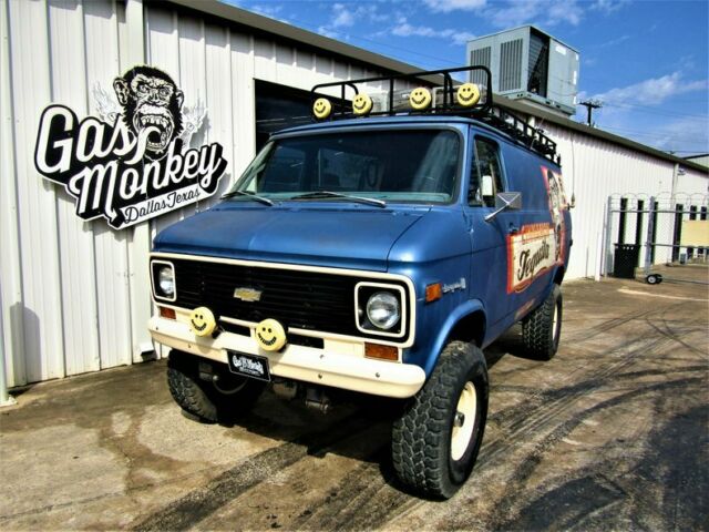 Chevrolet G 10 4X4 Tequila Van 1976 image number 2