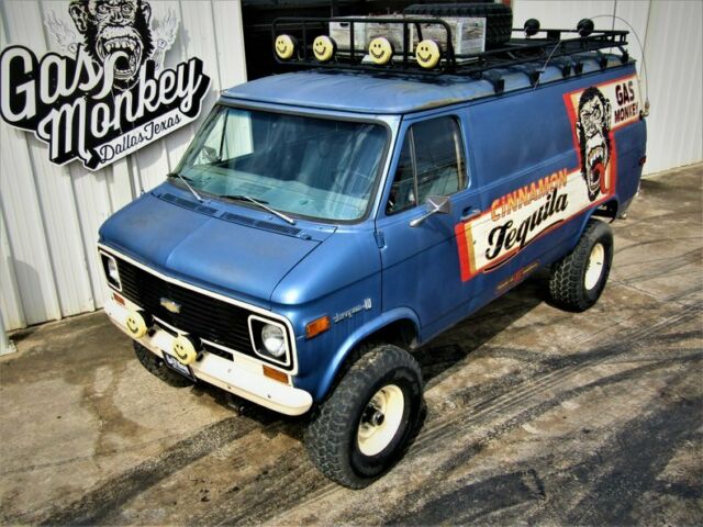 Chevrolet G 10 4X4 Tequila Van 1976 image number 21