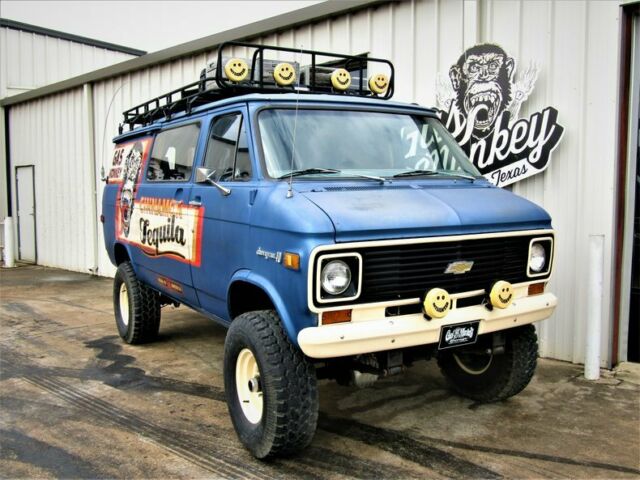 Chevrolet G 10 4X4 Tequila Van 1976 image number 35