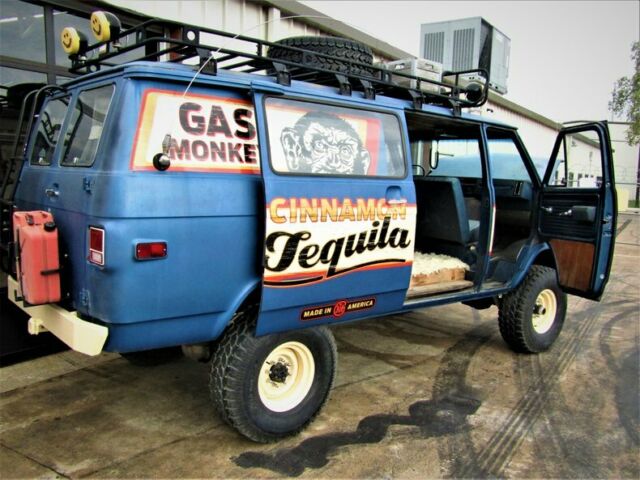 Chevrolet G 10 4X4 Tequila Van 1976 image number 41