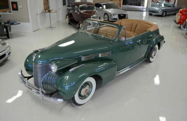 Cadillac Series 62 Convertible Sedan 1940 image number 0