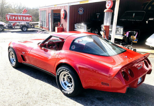 Chevrolet Corvette 1979 image number 2