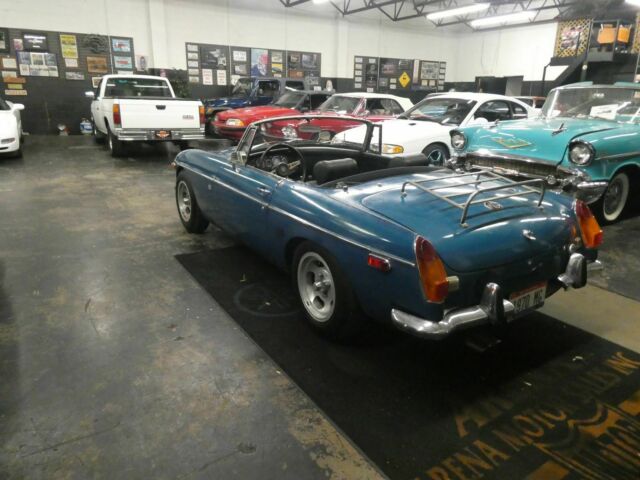 MG MGB 1970 image number 14