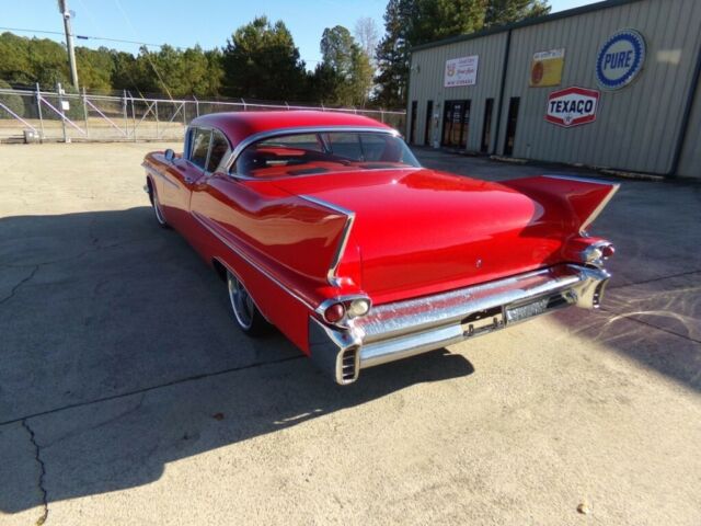 Cadillac DeVille 1958 image number 1