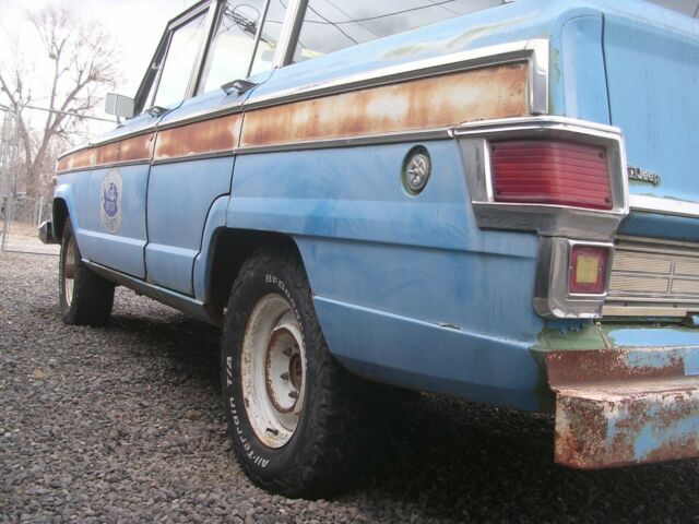 Jeep Wagoneer 1974 image number 27