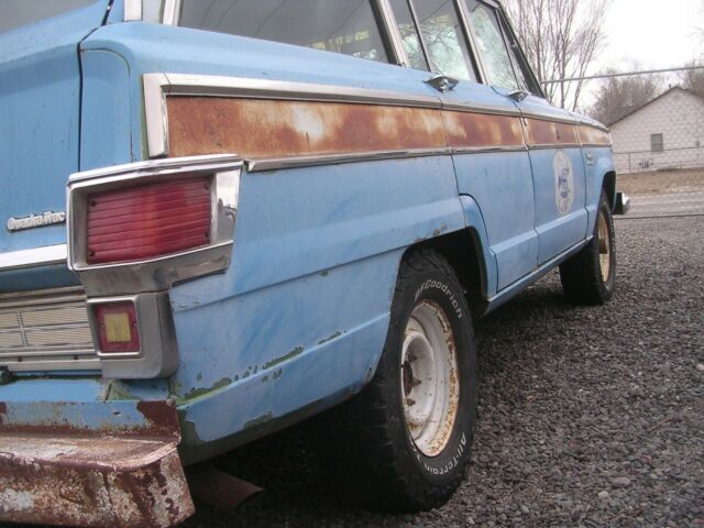 Jeep Wagoneer 1974 image number 28