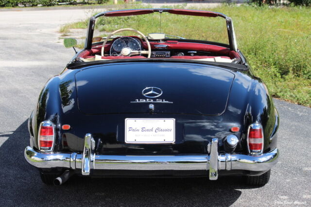 Mercedes-Benz SL-Class 1960 image number 23