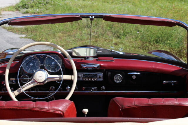 Mercedes-Benz SL-Class 1960 image number 9