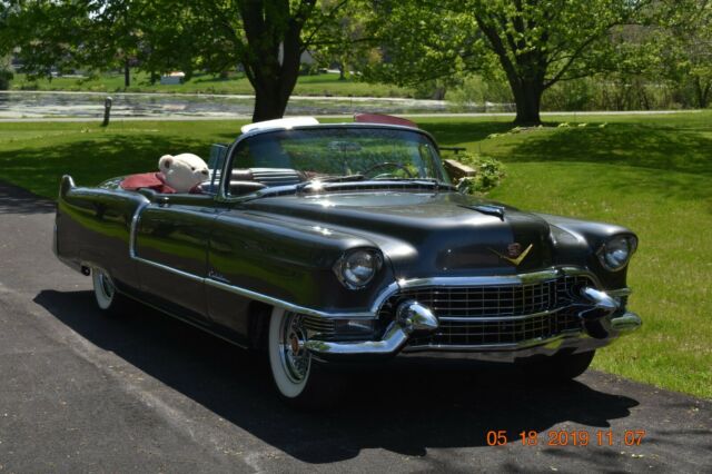 Cadillac DeVille 1955 image number 0