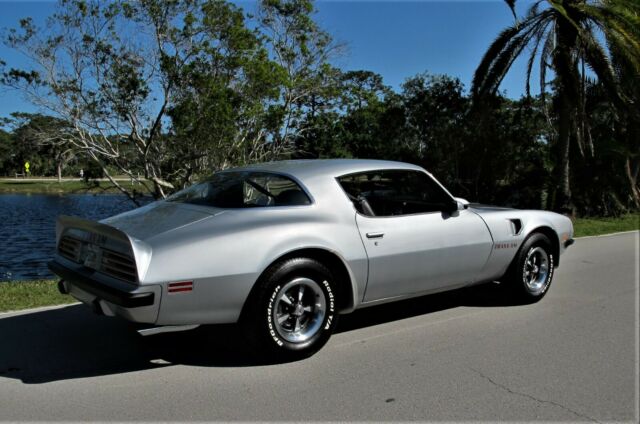 Pontiac Trans Am 1975 image number 29