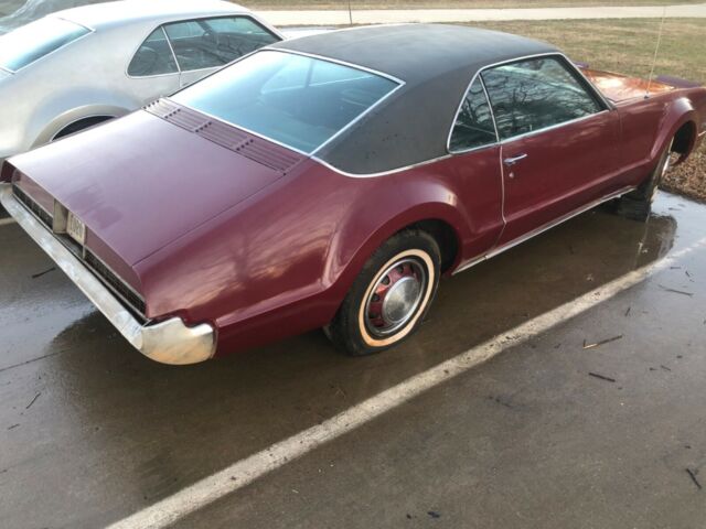 Oldsmobile Toronado 1967 image number 2