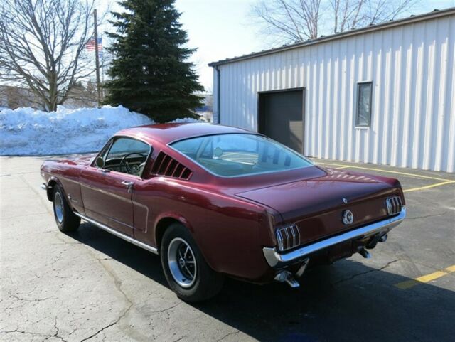 Ford Mustang Fastback, 1965 image number 30