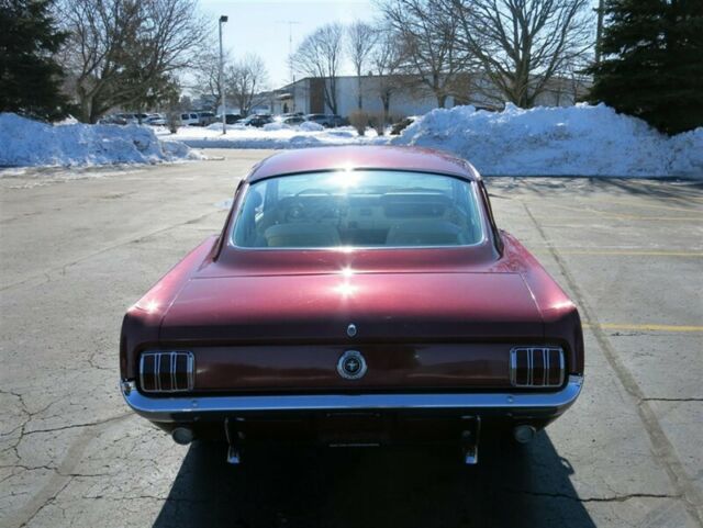 Ford Mustang Fastback, 1965 image number 31