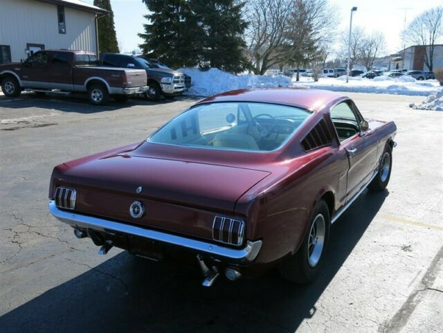 Ford Mustang Fastback, 1965 image number 32