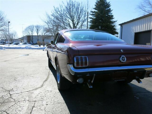 Ford Mustang Fastback, 1965 image number 43