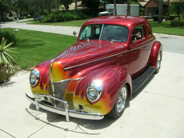 Ford Deluxe 1940 image number 0