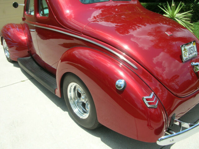 Ford Deluxe 1940 image number 4