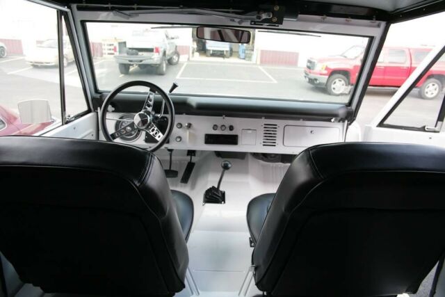 Ford Bronco 1971 image number 9