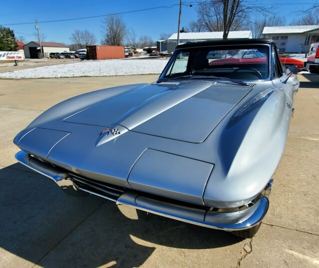 Chevrolet Corvette 1965 image number 24